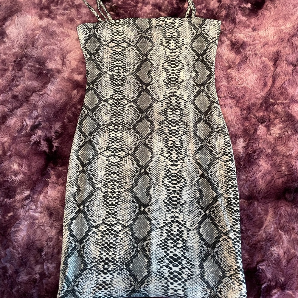 NWT. Snakeskin tight dress